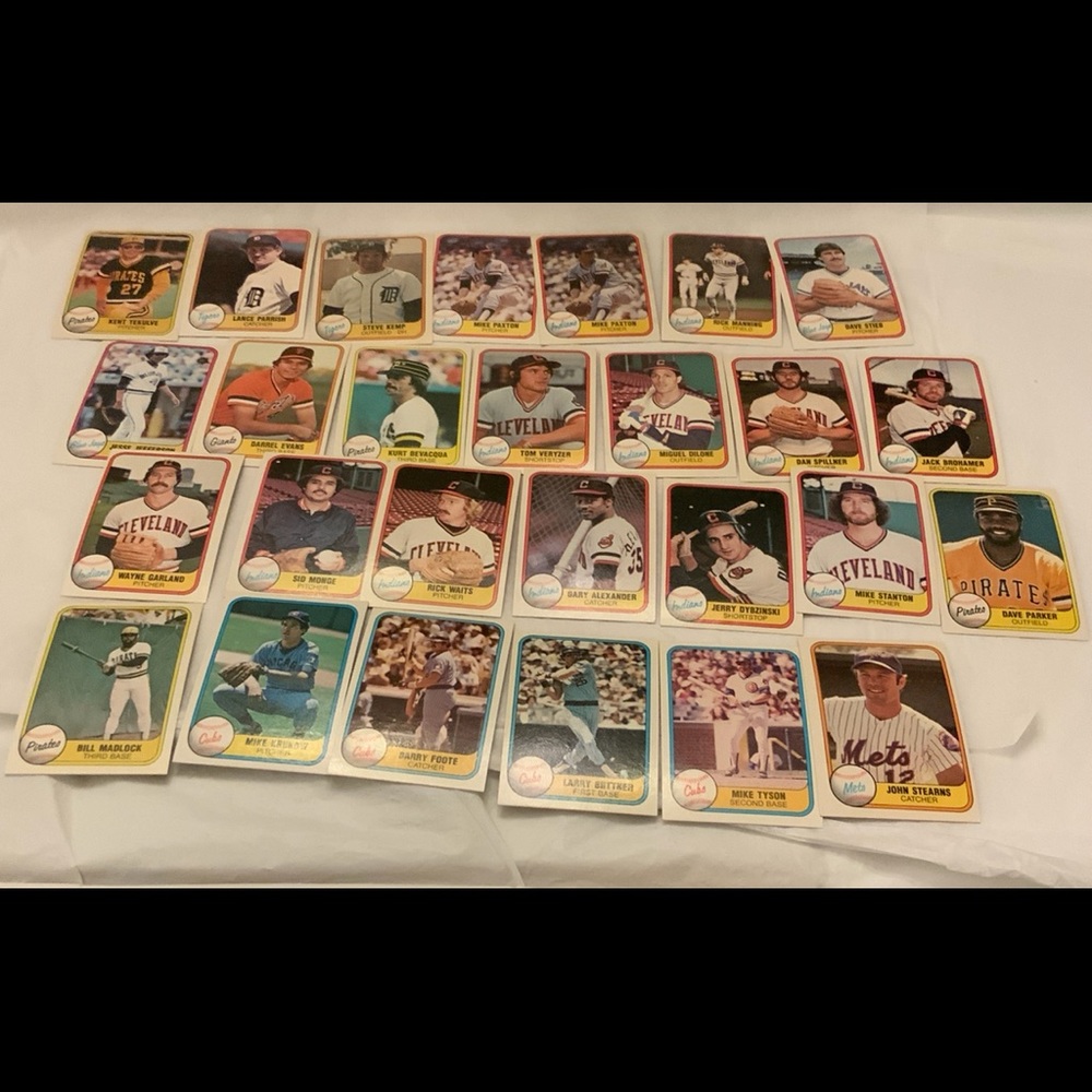 Bundle of Baseball Cards Lot 192